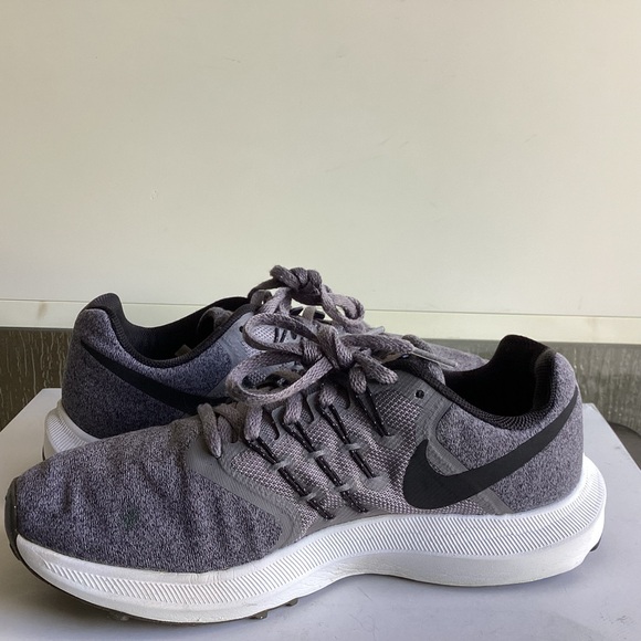 Nike Run Swift Gunsmoke Women’s Size 7.5 - Picture 5 of 10